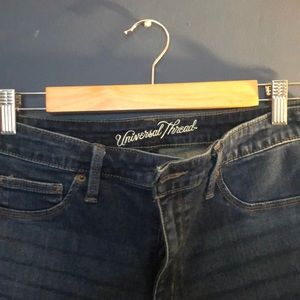 Universal thread jeans